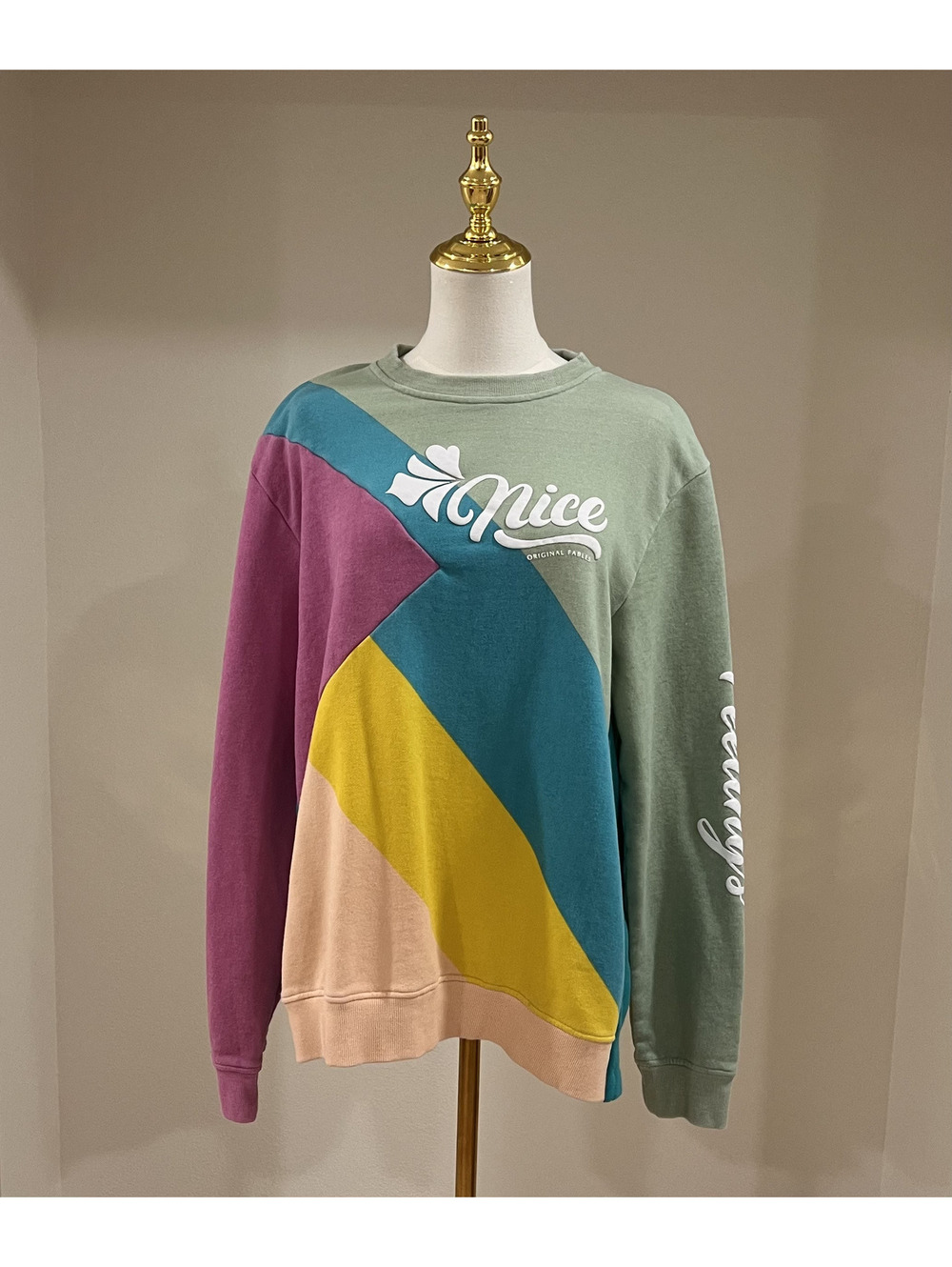 Original Fables Colorblock Crewneck Sweatshirt Size L